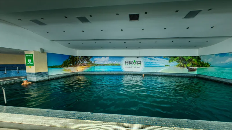 Phòng gym bể bơi