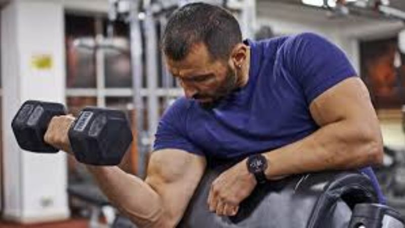 các bài tập tay trước với tạ đơn