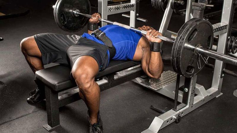 bài tập tay sau với tạ đơn