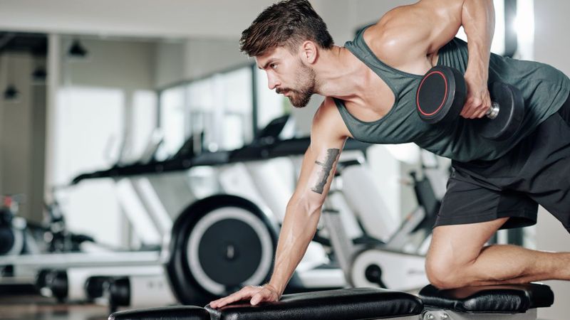 cách tập tạ tay đúng cách