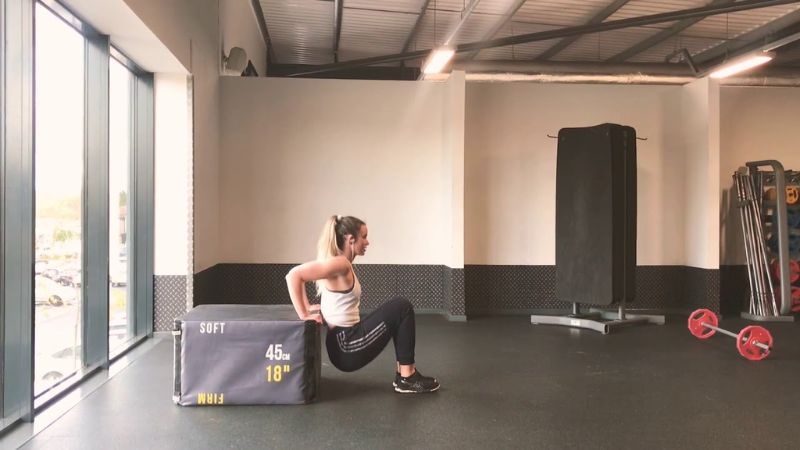 bài tập tay sau với ghế