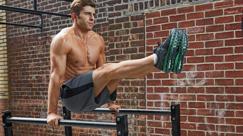 bài tập cơ tay sau với tạ đơn