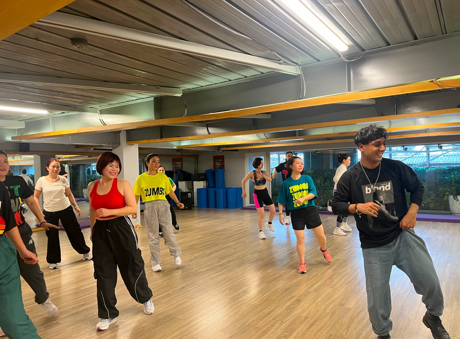 Đăng ký tập Group x lại HT Active Fitness và HT Exclusive Fitness