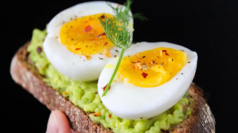 2 quả trứng gà luộc bao nhiêu calo