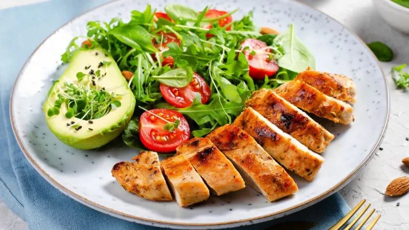 100g ức gà bao nhiêu protein