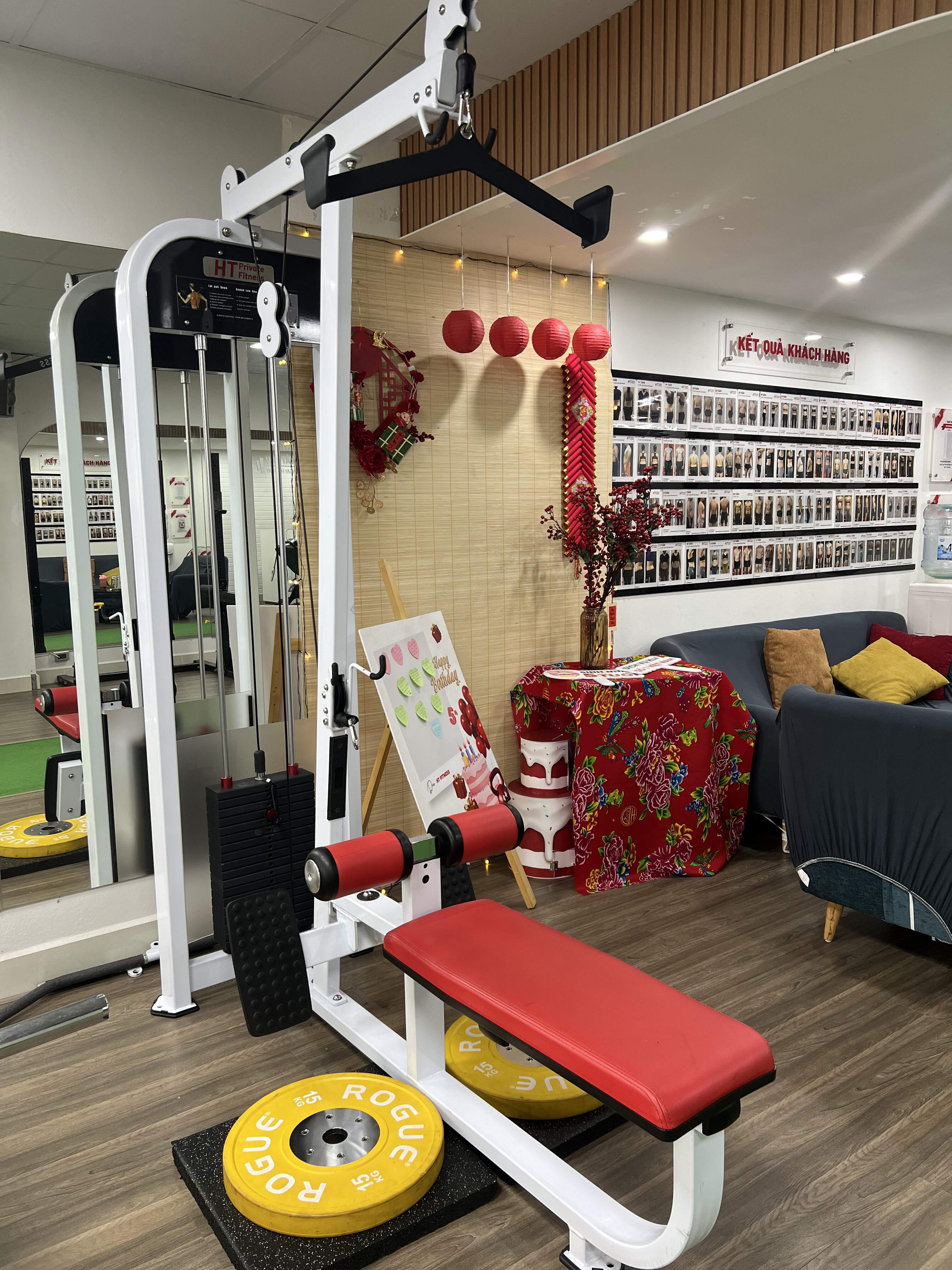 máy tập lưng tại phòng gym HT Private Fitness, HPF, 128 Phố Huế, Phố Huế, HT Fitness, HT Fitness Việt Nam