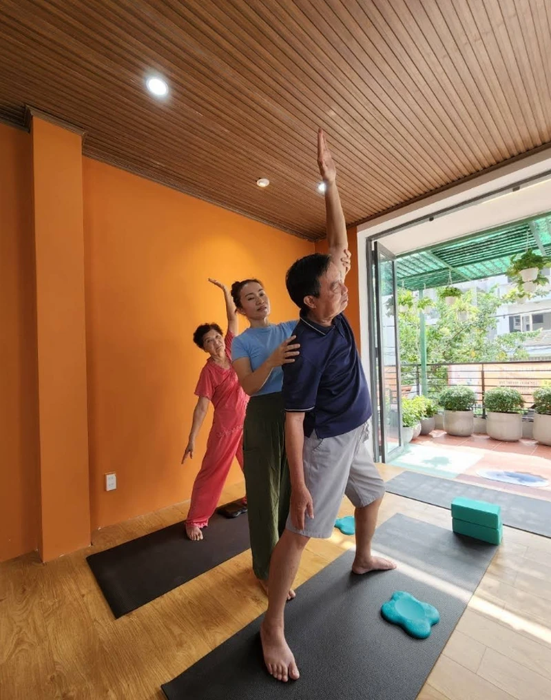 lớp học yoga tphcm