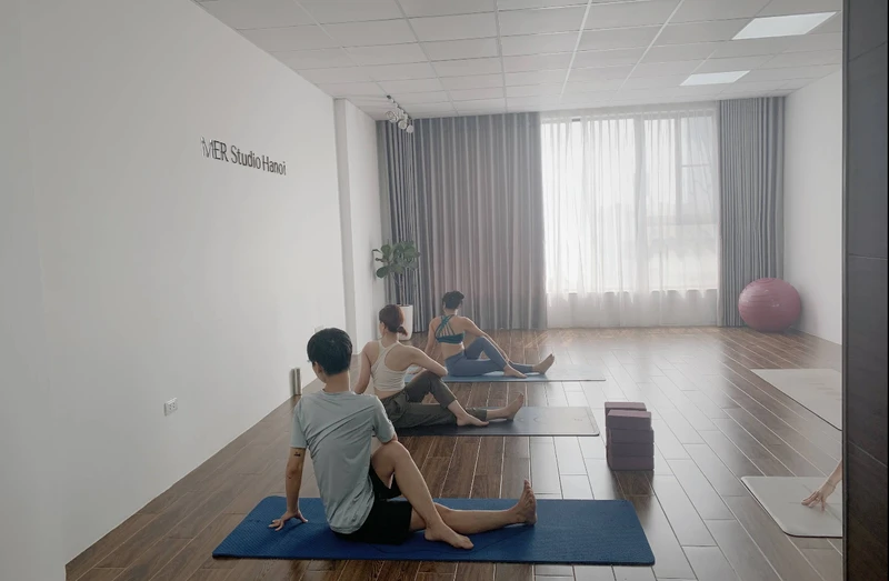 lớp yoga hà nội Mer Studio Hanoi