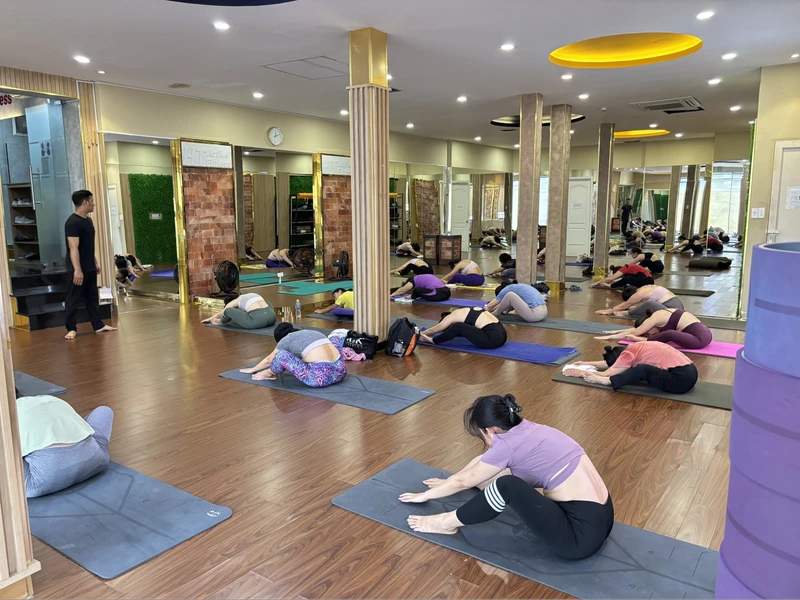 Trung tâm yoga Hà Nội HT Exclusive Fitness Lê Văn Lương