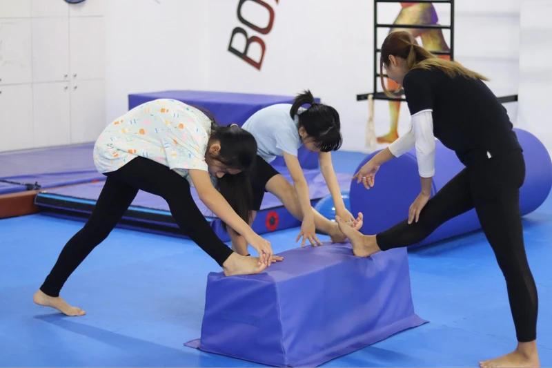 Tập Gym cho trẻ tại CEC NINJA KIDS - Gymnastics for kids