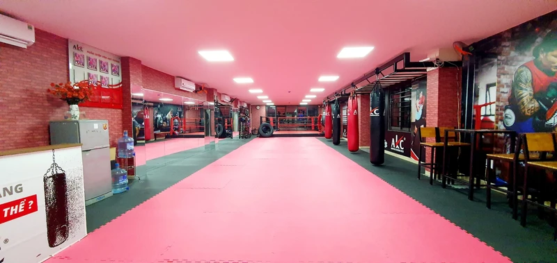tập kick boxing tại AKC Fitness