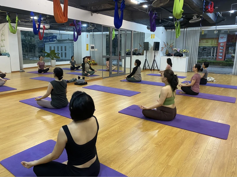 Phòng tập yoga bay Hà Nội Shanti Yoga Studio