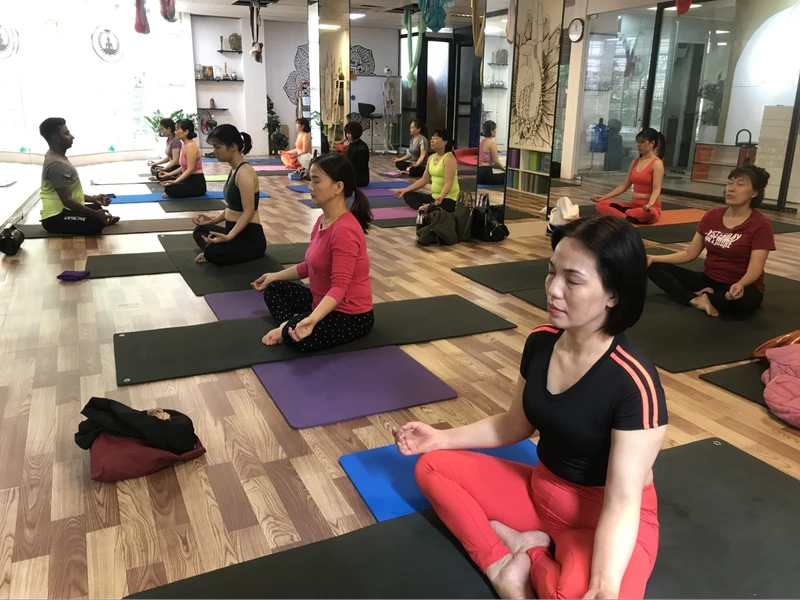 Phòng tập yoga bay Hà Nội Shivom Yoga & Dance Hà Nội