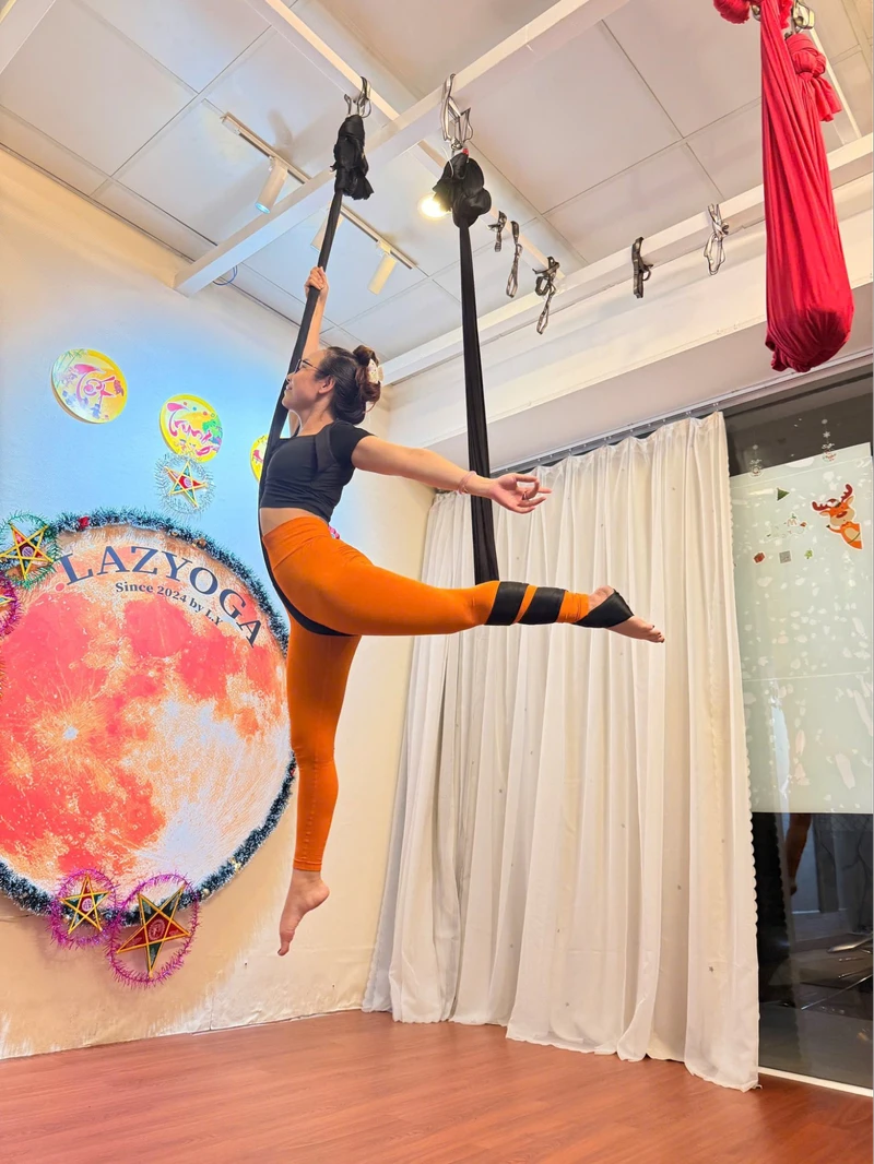 Phòng tập Yoga bay TPHCM Lazyoga Studio