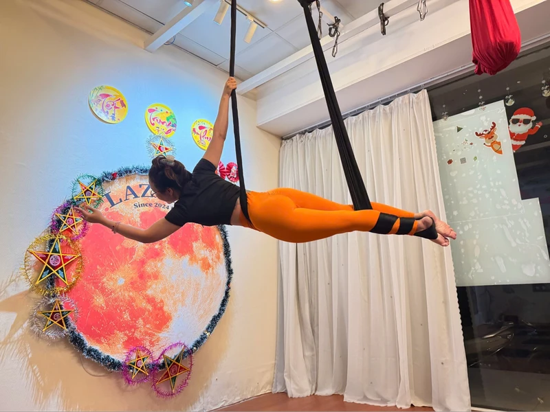 Phòng tập Yoga bay TPHCM Lazyoga Studio