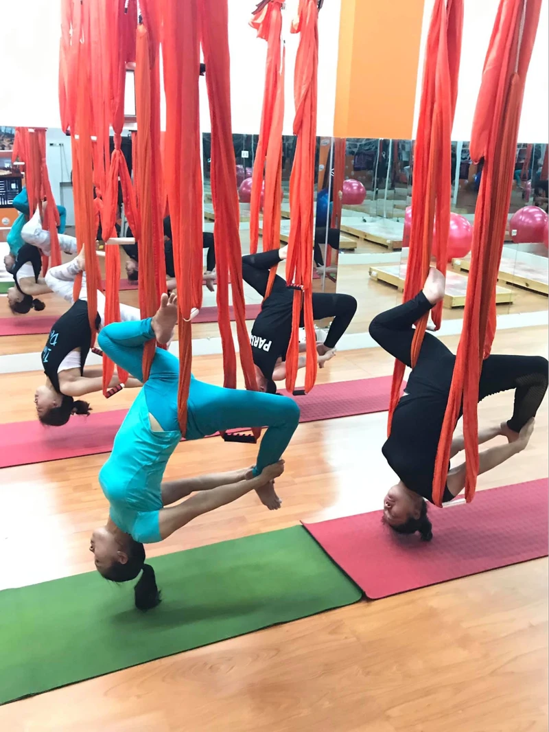 Phòng tập Yoga bay Universal Yoga