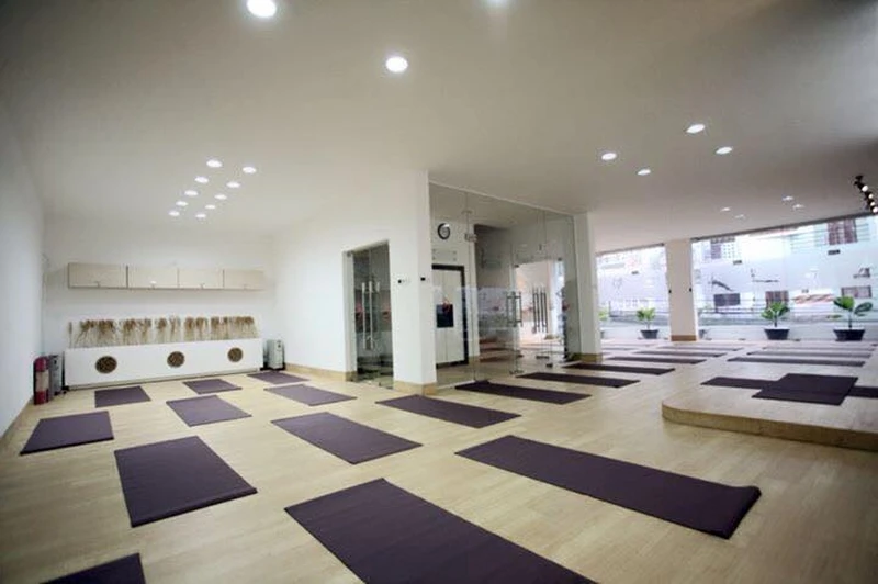 Phòng tập Yoga bay Universal Yoga