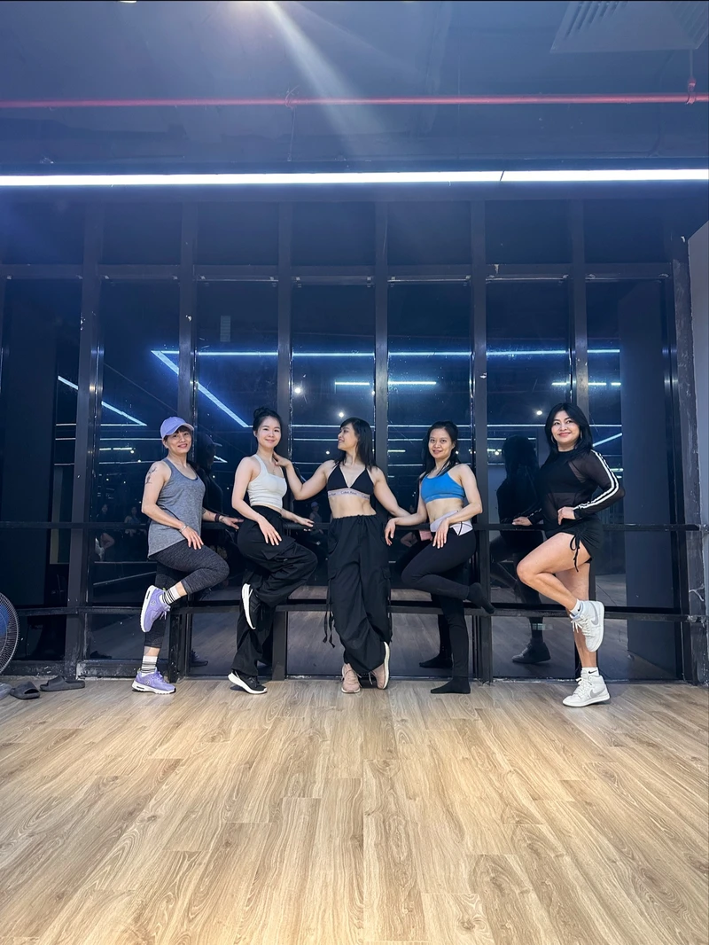 trung tâm yoga quận đống đa Lux Fitness & Yoga