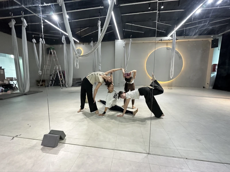 trung tâm yoga quận đống đa Fee Aerial Hub