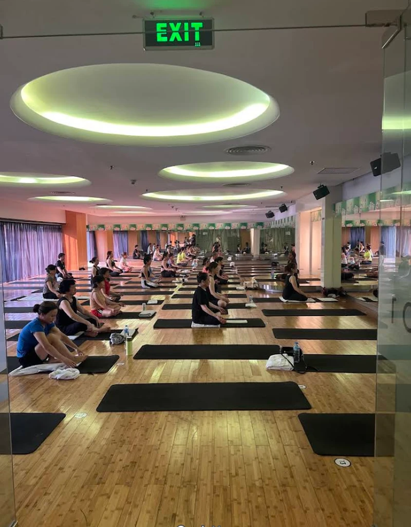 lớp học yoga đống đa California Fitness & Yoga Sky City