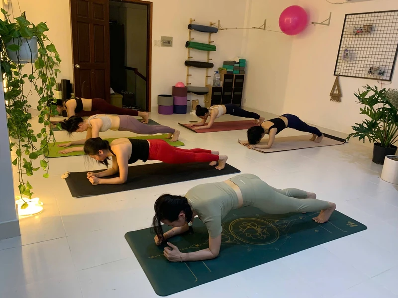 phòng tập yoga phú nhuận Asha Yoga