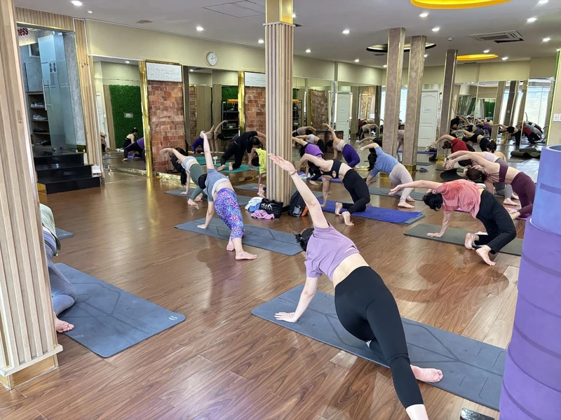 Lớp học yoga quận phú nhuận HT Active Fitness Nguyễn Trọng tuyển