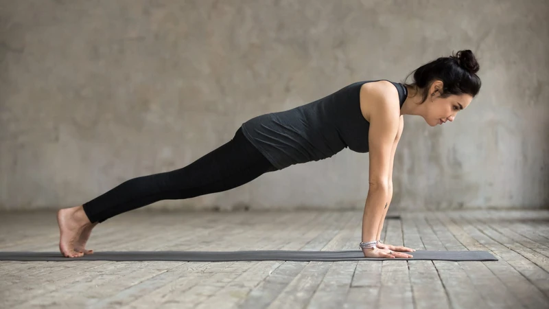 Tư thế yoga giảm cân Plank