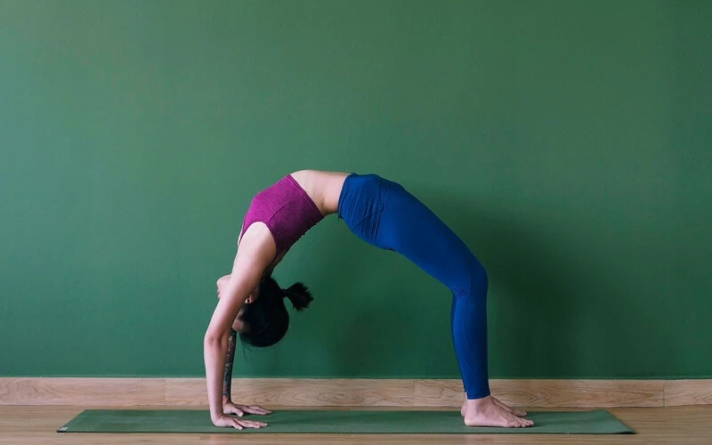 Tư thế yoga tăng chiều cao Bánh Xe