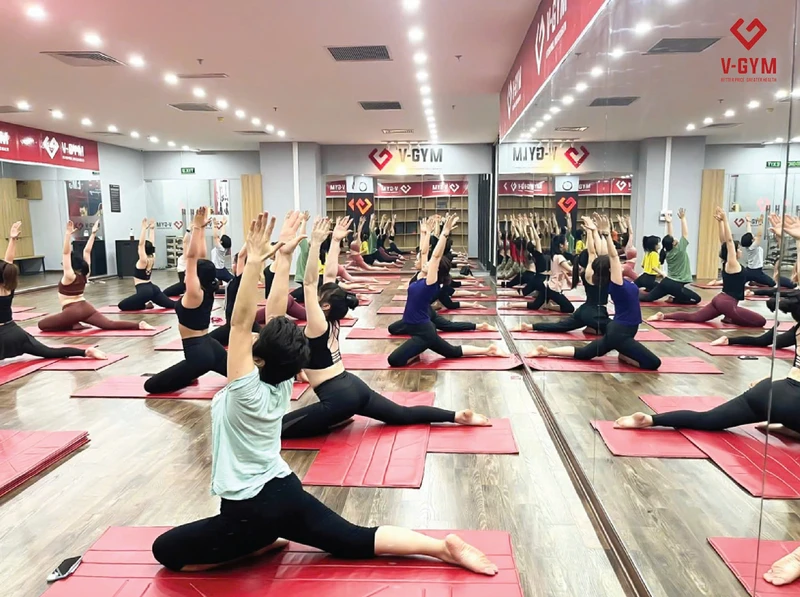 tập yoga thanh xuân V Gym Fitness & Yoga